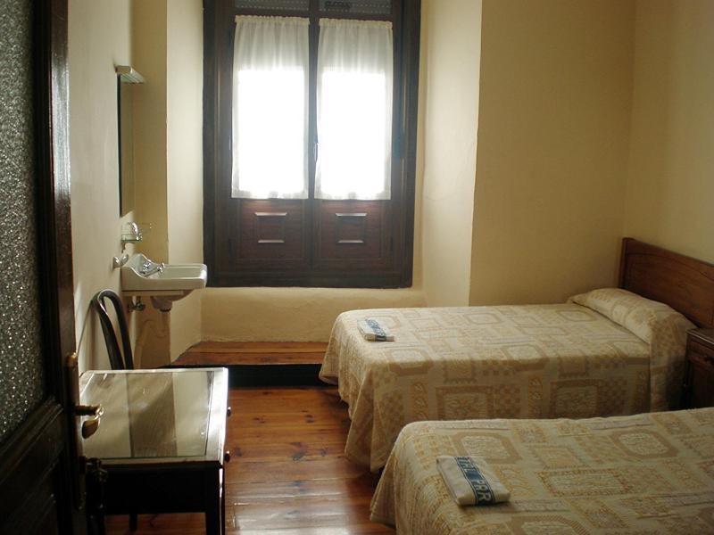 Hostal Paris ฮากา ห้อง รูปภาพ