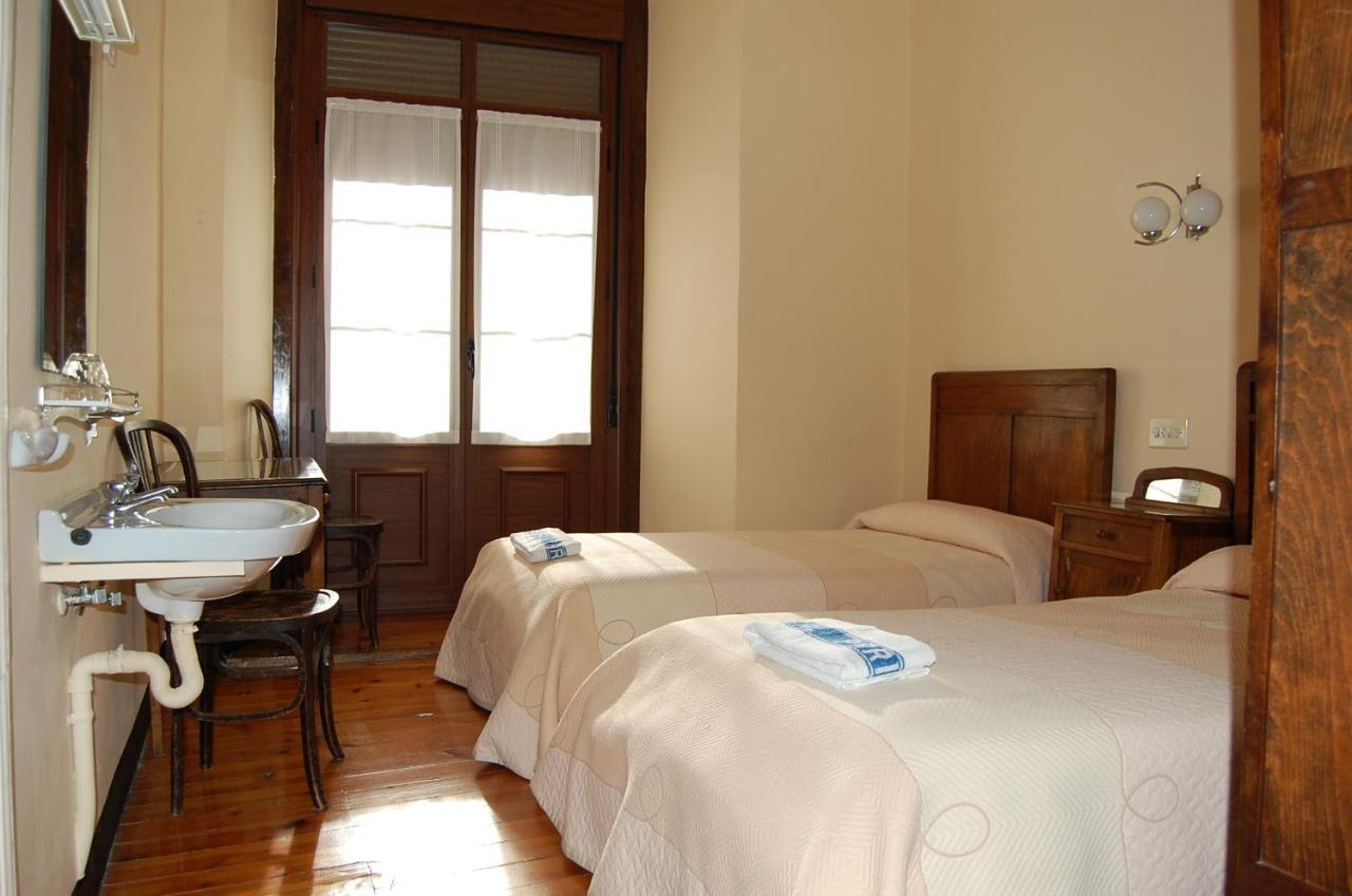 Hostal Paris ฮากา ห้อง รูปภาพ